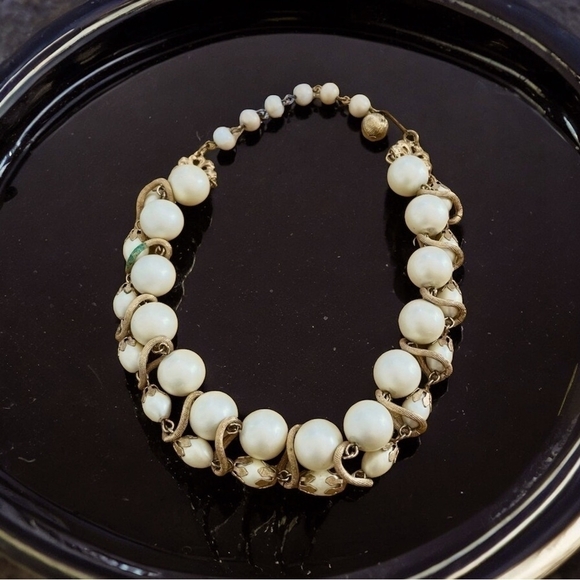 Vintage Artificial Pearl Beads Two Layers Gold-Tone Necklace Women Beads Jewelry - Picture 2 of 6